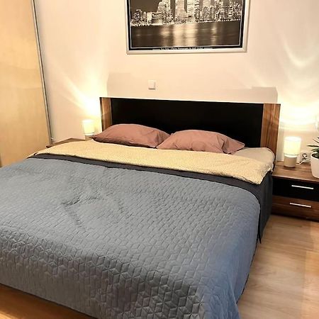 Cute Apartment In The Old Town Bratislava Exteriör bild