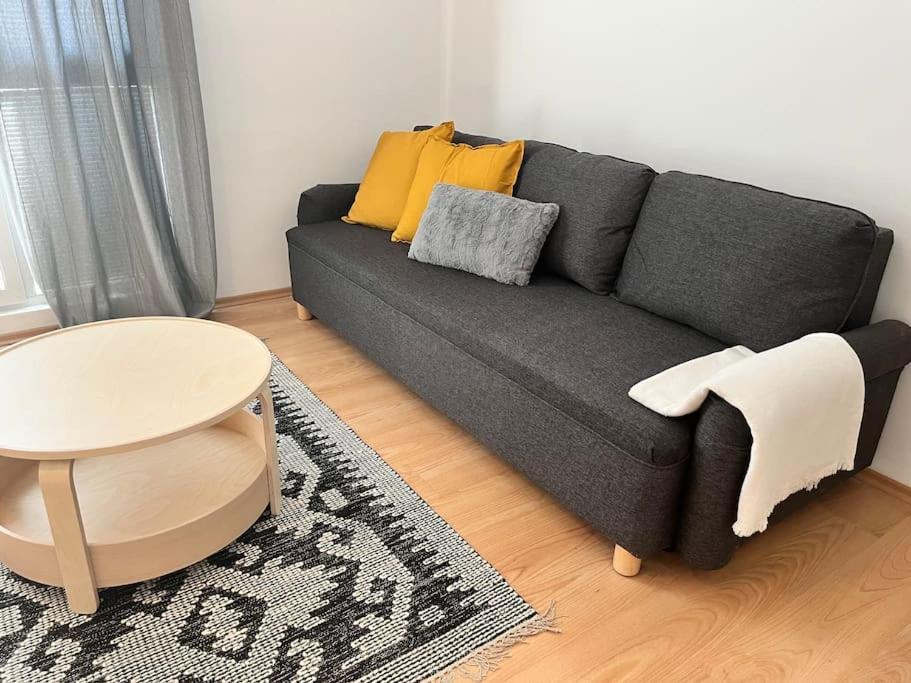 Cute Apartment In The Old Town Bratislava Exteriör bild